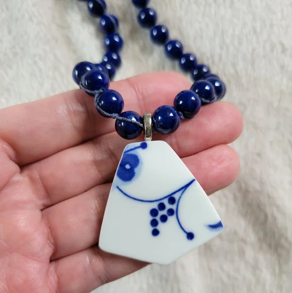 Nozomi Project | Blue/White Upcycyled Lapis Lazuli Porcelain Necklace - Picture 7 of 13
